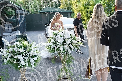 The daughter of singer Mira Skoric and surgeon Vasa Jeremic, Milica Jeremic married her longtime boyfriend Sebastijan, and the celebration was held at the Frans restaurant.Cerka pevacice Mire Skoric i hiurga Vase Jeremica, Milica Jeremic udala se d