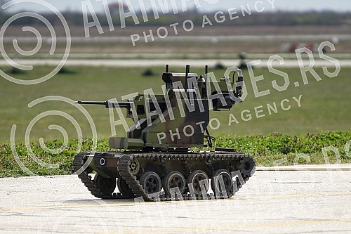 The President of the Republic of Serbia Aleksandar Vucic and His Highness Sheikh Nasser bin Hamad bin Isa Al Khalifa attended a demonstration of weapons, military equipment and capabilities of the units of the Serbian Army at the Military Airport 