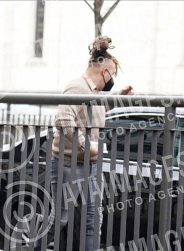 A hearing was held before the First Basic Court in Belgrade, where the plea agreement for illegal possession of drugs, concluded by rapper Stefan Djuric Rasta, with the Belgrade Higher Public Prosecutor's Office, should be considered.Pred Prvim osn