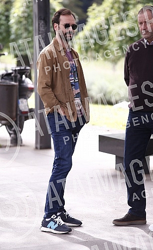 The commemoration of Branko Cvejic, in agreement with the family, was held in the Yugoslav Drama Theatre.Komemoracija Branku Cvejicu, u dogovoru sa porodicom, odrzana je u u Jugoslovenskom dramskom pozoristu.