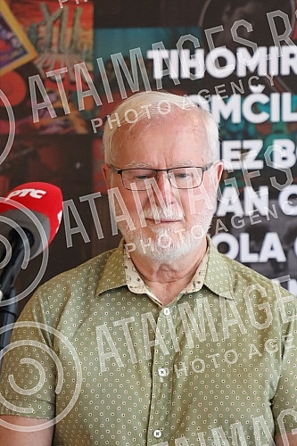 A press conference was held in the RTS Club on the occasion of the great jubilee, more than 50 years of pure rock and roll and the concert of the YU group at the Tasmajdan stadium.
U RTS Klubu je odrzana konferencija za medije povodom velikog jubile A press conference was held in the RTS Club on the occasion of the great jubilee, more than 50 years of pure rock and roll and the concert of the YU group at the Tasmajdan stadium.
U RTS Klubu je odrzana konferencija za medije povodom velikog jubile