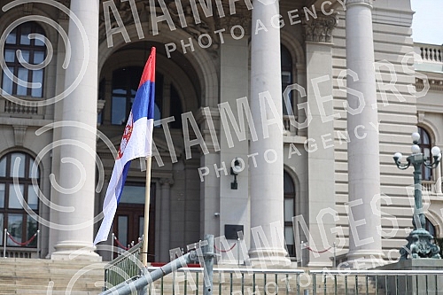 The monitoring of the stage on the plateau in front of the House of the National Assembly for speakers on the Family Walk FOR ALL OUR FAMILIES is in progress. U toku je monitranje bine na platou ispred Doma Narodne skupstine za govornike na Porodic