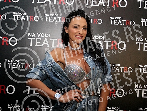 Performance of Ljupka Stevic held on raft Teatro na vodi.Nastup Ljupke Stevic na splavu Teatro na vodi. 