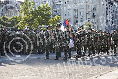 The general rehearsal of the ceremony on the occasion of the promotion of the youngest officers of the Serbian Army was held in front of the House of the National Assembly.Generalna proba svecanosti povodom promocije najmladjih oficira Vojske Srbij