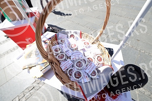 The Red Star football club organized a fan zone in Knez Mihailova Street on Wednesday from 2 to 5 pm in order to collect help for the treatment of Vukan Stoiljkovic, who suffers from spinal muscular atrophy.Fudbalski klub Crvena zvezda je u sredu o