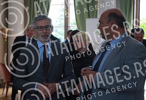 Press conference on the occasion of the first Serbian edition of the competition for sustainable cities of the Eco-Municipality, initiated by the French Embassy in Serbia.Konferencija za medije povodom pprvog srpskog izdanje konkursa za odrzive gra