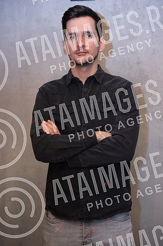 A press conference on the occasion of the concert of the SARS group in Kombank Hall was held at the Club Lisbon.
Konferencija za medije povodom koncerta grupe SARS u Kombank dvorani, odrzana je u Klubu Lisabon.\ A press conference on the occasion of the concert of the SARS group in Kombank Hall was held at the Club Lisbon.
Konferencija za medije povodom koncerta grupe SARS u Kombank dvorani, odrzana je u Klubu Lisabon.\