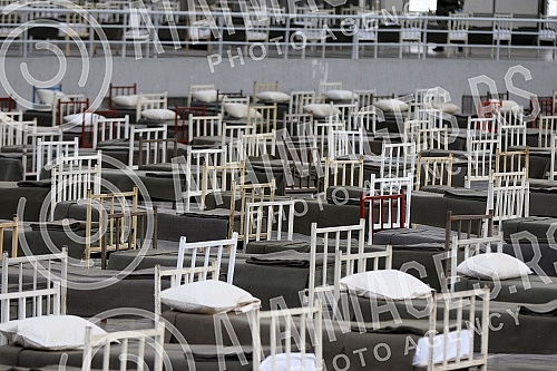Military beds set up in the halls 1 and 4 of the Belgrade Fair for people with milder sympoms of coronavirus.Vojni kreveti postavjeni u halama 1 i 4 Beogradskog sajma za ljude koji imaju blaze simtome korona virusa.