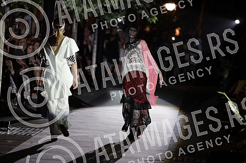 On the occasion of marking thirty years of MS Click, she paid tribute to one of the most important domestic fashion designers to the recently deceased, legendary fashion designer Aleksandar Joksimovic with a fashion show on the plateau in front of th