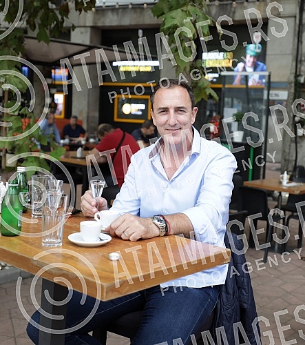Singer Sergej Cetkovic with friends at coffee in Soljica Specialty Coffee and Drink Bar on Nikola Pasic Square.Pevac Sergej Cetkovic sa prijateljima na kafi u Soljica Specialty Coffee and Drink Bar na Trgu Nikole Pasica.