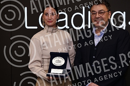 In the press hall of the Kombank hall, Danica Curcica was awarded a plaque of the Yugoslav Cinematheque within the 50th edition of FEST.U press sali Kombank dvorane Danici Curcici dodeljena je plaketa Jugoslovense kinoteke u okviru 50. izdanja FEST