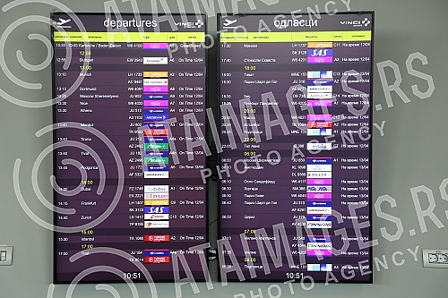 At the Nikola Tesla Airport, on the occasion of the opening of the newly built part of the passenger terminal, the General Manager of Belgrade Airport, Francois Berisot, addressed the audience. Na aerodromu Nikola Tesla povodom otvaranja novoizgrad