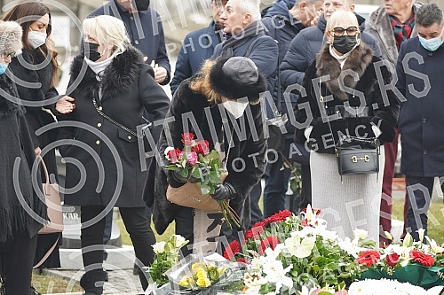 A memorial service on the occasion of the 40th day since the death of Milutin Mrkonjic was held at the New Cemetery.
Pomen povodom 40 dana od smrti Milutina Mrkonjica odrzan je na Novom groblju. A memorial service on the occasion of the 40th day since the death of Milutin Mrkonjic was held at the New Cemetery.
Pomen povodom 40 dana od smrti Milutina Mrkonjica odrzan je na Novom groblju.