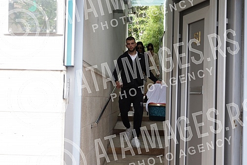 Bogdana Razanatovic left the maternity hospital with her son Zeljko accompanied by her husband Veljko Raznatovic and mother-in-law Svetlana Raznatovic - Cece.Bogdana  Razanatovic je sa sinom Zeljkom iz porodilista izasla u pratnji supruga Veljka Ra