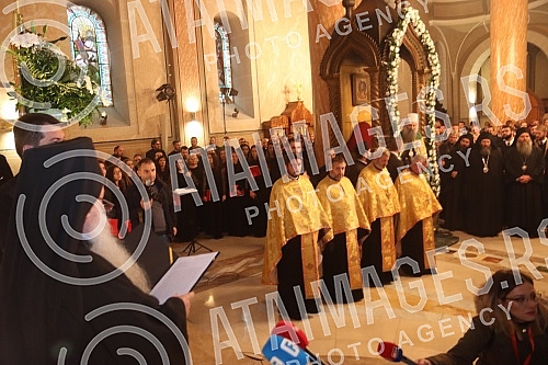 His Holiness Serbian Patriarch Porfirije arrived at the Church of the Nativity of the Most Holy Mother of God in Sarajevo, where he was welcomed by His Eminence Metropolitan Hrizostom of Dabro-Bosnia with the clergy of the Serbian Orthodox Church. Pa