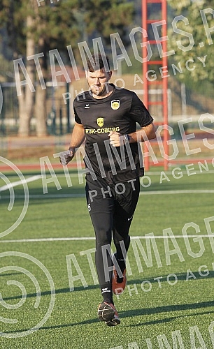 The handball players of Crvena zvezda Grundfos are preparing in Ub, where in the coming days they will play a friendly match against the hosts Ub.Rukometasi Crvene zvezde Grundfos su na pripremama u Ubu, gde ce u narednim danima odigrati jednu prij