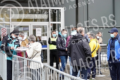 At the Belgrade Fair, the interest of citizens in vaccination against coronavirus has increased.Na Beogradskom sajmu je pojacano interesovanje gradjana za vakcinaciju protiv korona virusa.