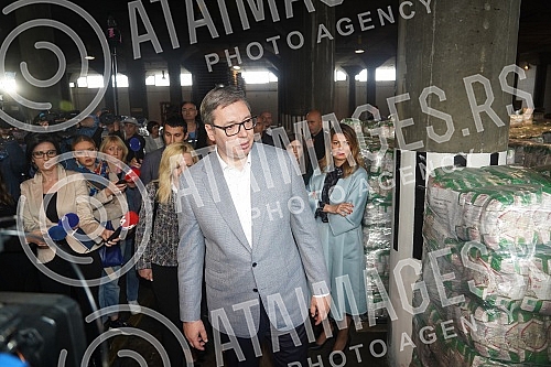 The President of the Republic of Serbia, Aleksandar Vucic, visited the warehouse of the Republic Directorate for Commodity Reserves - General Cargo Warehouse, Belgrade.Predsednik Republike Srbije Aleksandar Vucic obisao je skladista Republicke dire