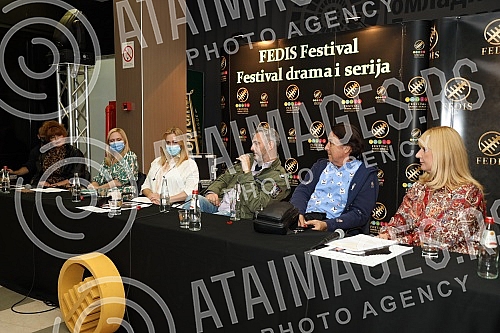As part of the 11th FEDIS, a panel discussion on regional cooperation in the field of TV series was held at the Belgrade Youth Center.U okviru 11. FEDIS-a  u Domu omladine Beograda odrzana je Tribina o regionalnoj saradnji u oblasti TV serija.