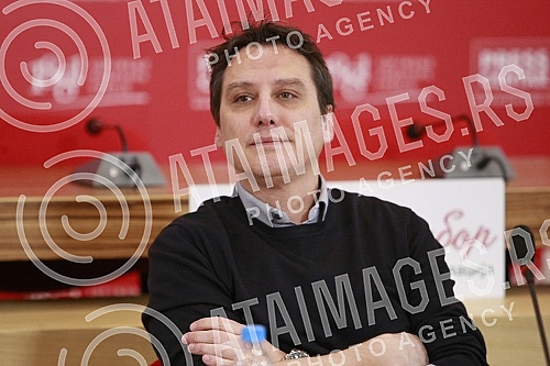 d journalist's communication of magazine Nedeljnik, the magazine reported, the Journalists' Association of Serbia organized a panel 