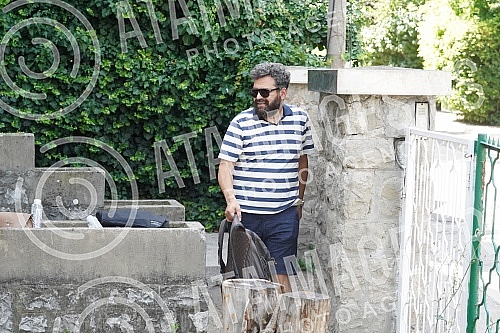 On the occasion of the beginning of the filming of the second season of the series 