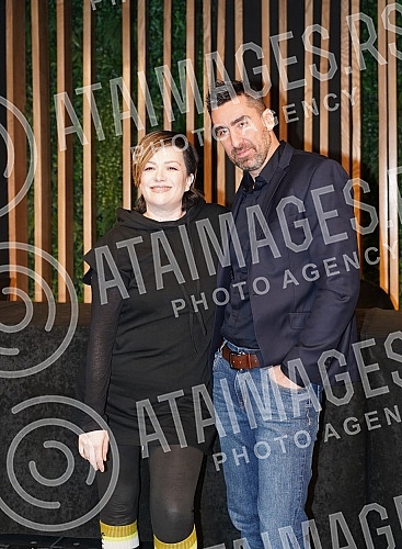 On the occasion of the concert in Kombank hall on February 13, the group Negative organized a gathering with journalists in the Jazz canteen Lisbon.
Grupe Negative je povodom koncerta u Kombank Dvorani 13. februara, organizovala druzenje sa novinari On the occasion of the concert in Kombank hall on February 13, the group Negative organized a gathering with journalists in the Jazz canteen Lisbon.
Grupe Negative je povodom koncerta u Kombank Dvorani 13. februara, organizovala druzenje sa novinari