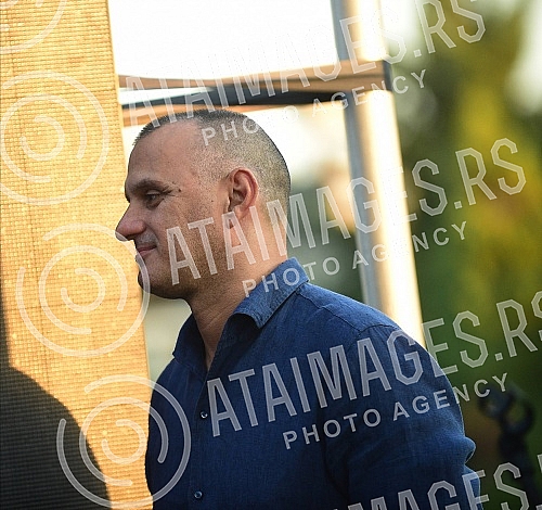 The official promotion of the new set of Nike FK Partizan jerseys for the 2022/23 season was held in the VIP Lounge above the center line of the Partizan stadium.
Svecana promocija nove garniture Nike dresova FK Partizan za sezonu 2022/23 odrzana je The official promotion of the new set of Nike FK Partizan jerseys for the 2022/23 season was held in the VIP Lounge above the center line of the Partizan stadium.
Svecana promocija nove garniture Nike dresova FK Partizan za sezonu 2022/23 odrzana je