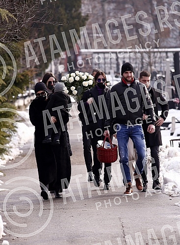 A memorial service on the occasion of the twenty-second anniversary of the death of Zeljko Raznatovic - Arkan was held at the New Cemetery.Pomen povodom dvadeset druge godisnjice od smrti Zeljka Raznatovica - Arkana odrzan je na Novom groblju.