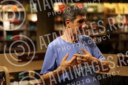 A literary evening with Anto Tomic, an award-winning Croatian writer, journalist and screenwriter, was held in the Bukmarker cafeteria, in the Delfi SKC bookstore.Knjizevno vece s Antom Tomicem, nagradjivanim hrvatskim piscem, novinarom i scenarist