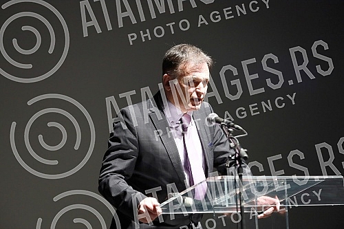 In the Youth center, a group of excluded members of the Democratic party organized a gathering of 