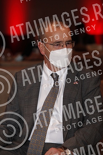 Minister of Construction, Transport and Infrastructure Tomislav Momirovic, US Ambassador Anthony Godfrey and AmCham President Zoran Petrovic spoke at the Hyatt Hotel at the business talks of the American Chamber of Commerce in Serbia (AmCham).U hot