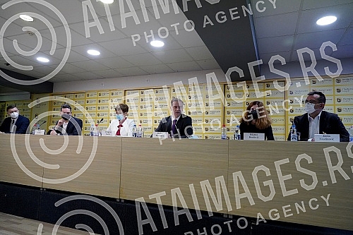 A press conference at which the opposition parties presented the 