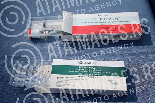 The President of the Republic of Serbia, Aleksandar Vucic, visited the Torlak Institute of Virology and Serums and presented the AstraZeneca vaccine for the Republika Srpska to the Chairman of the Presidency of Bosnia and Herzegovina, Milorad Dodik.