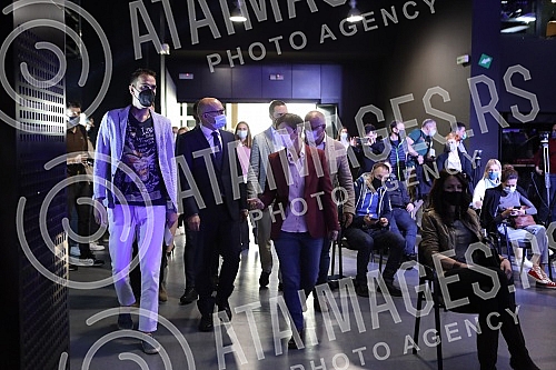 The start of the youth vaccination campaign has been announced at the Belgrade Youth Center.U Domu omladine Beograda najavljen pocetak kampanje za vakcinaciju mladih. 