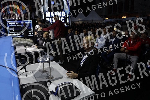 Celebrating World Boxing Day with a class of Roy Jones Jr. at Republic Square.Obelezavanje Svetskog dana boksa uz cas Roj Dzonsa Juniora na Trgu republike.