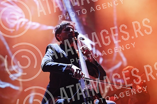 Concert of 2 Cellos held on Kalemegdan.Koncert 2 Cellos na Kalemegdanu.