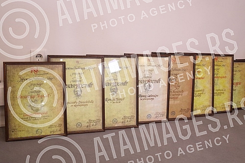 The annual awards ceremony of the Association of Journalists of Serbia was held on UNS Day, December 21 at the Press Center of the Association of Journalists of Serbia.Svecano urucenje godisnjih nagrada Udruzenja novinara Srbije odrzano je na Dan U