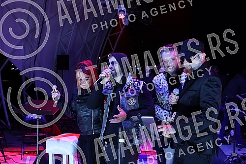 The Rock Opera had the honor of closing the summer season at Ada Ciganlija.
Rock Operi pripala je cast da zatvori letnju sezonu na Adi ciganliji. The Rock Opera had the honor of closing the summer season at Ada Ciganlija.
Rock Operi pripala je cast da zatvori letnju sezonu na Adi ciganliji.