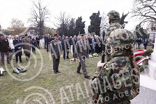 By laying wreaths at the Commonwealth Cemetery, the British Embassy in Serbia marked World War I Armistice Day, and the ceremony was led by British Ambassador Sian MacLeod. Polaganjem venaca na groblju Komonvelta, ambasada Velike Britanije u Srbiji