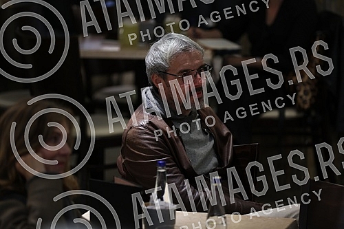 A literary evening with Anto Tomic, an award-winning Croatian writer, journalist and screenwriter, was held in the Bukmarker cafeteria, in the Delfi SKC bookstore.
Knjizevno vece s Antom Tomicem, nagradjivanim hrvatskim piscem, novinarom i scenarist A literary evening with Anto Tomic, an award-winning Croatian writer, journalist and screenwriter, was held in the Bukmarker cafeteria, in the Delfi SKC bookstore.
Knjizevno vece s Antom Tomicem, nagradjivanim hrvatskim piscem, novinarom i scenarist