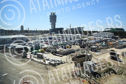 At the Nikola Tesla Airport, on the occasion of the opening of the newly built part of the passenger terminal, the General Manager of Belgrade Airport, Francois Berisot, addressed the audience.
Na aerodromu Nikola Tesla povodom otvaranja novoizgrad At the Nikola Tesla Airport, on the occasion of the opening of the newly built part of the passenger terminal, the General Manager of Belgrade Airport, Francois Berisot, addressed the audience.
Na aerodromu Nikola Tesla povodom otvaranja novoizgrad