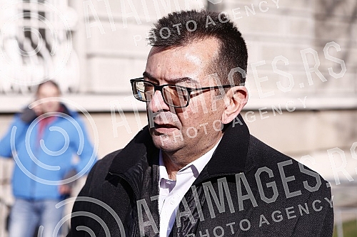 On the fourth anniversary of the murder of Oliver Ivanovic, citizens and opposition leaders gathered in front of the Presidency of the Republic of Serbia, and then went for a walk along the route to the Church of St. Mark under the slogan 