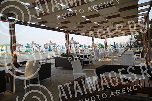 Sandy beach in Durres.Pescana plaza u Dracu.