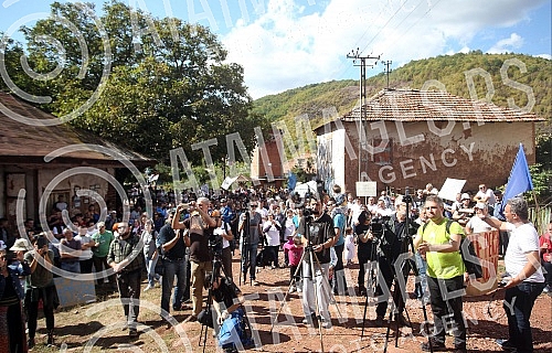 Protest in the village of Topli Do near Pirot against the construction of mini hydropower plants.Protest u selu Topli Do kod Pirota protiv izgradnje mini hidroelektrana.