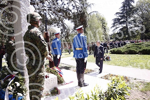 As part of the celebration of May 9, the Day of Victory over Fascism in World War II, representatives of the Ministry of Defense and the Serbian Army, the City of Belgrade and SUBNOR and participants in the Immortal Regiment laid wreaths at the Monum