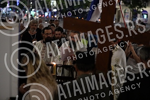 12. The Vidovdan liturgy with the blessing of His Eminence the Bishop of Raska and Prizren in exile G. G. Ksenofont began with a gathering at the monument to Prince Mihailo, where the Akathist was consecrated to the Holy Great Martyr Prince Lazar, an