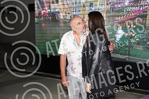 Superfinale of the fifth season of the reality program Zadruga, which is broadcast on Pink TV.Superfinale pete sezone rijaliti programa Zadruga koji se emituje na televiziji Pink.