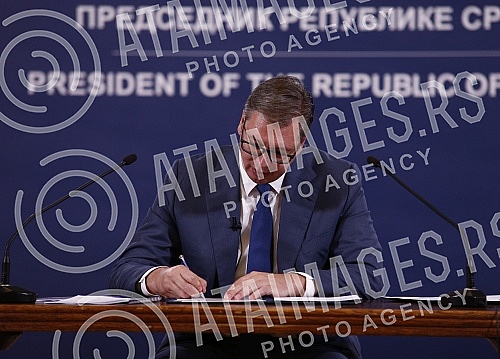 The President of Serbia, Aleksandar Vucic, held a press conference where he announced the name of the representative for the composition of the new Government and spoke about other topics - electricity, gas and Kosovo and Metohija.Predsednik Srbije 