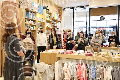 Promotion of new products of the BeSafe and Ergobaby brands with certified educators was held in the Jungle Baby store.Promocija novih proizvoda brendova BeSafe i Ergobaby uz sertifikovane edukatore odrzana je u Jungle Baby prodavnici.
