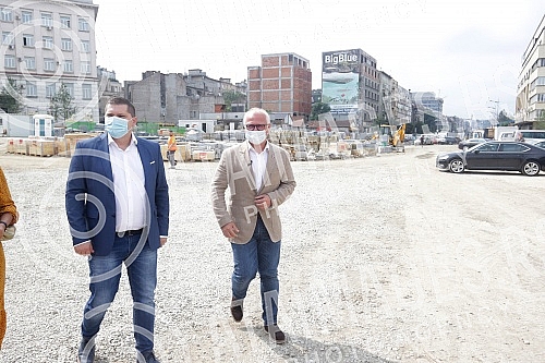 Setting up of he monument to Stefan Nemanja on the plateau of Sava Square has begun.
Pocelo postavljanje spomenika Stefanu Nemanji na platou Savskog trga. Setting up of he monument to Stefan Nemanja on the plateau of Sava Square has begun.
Pocelo postavljanje spomenika Stefanu Nemanji na platou Savskog trga.